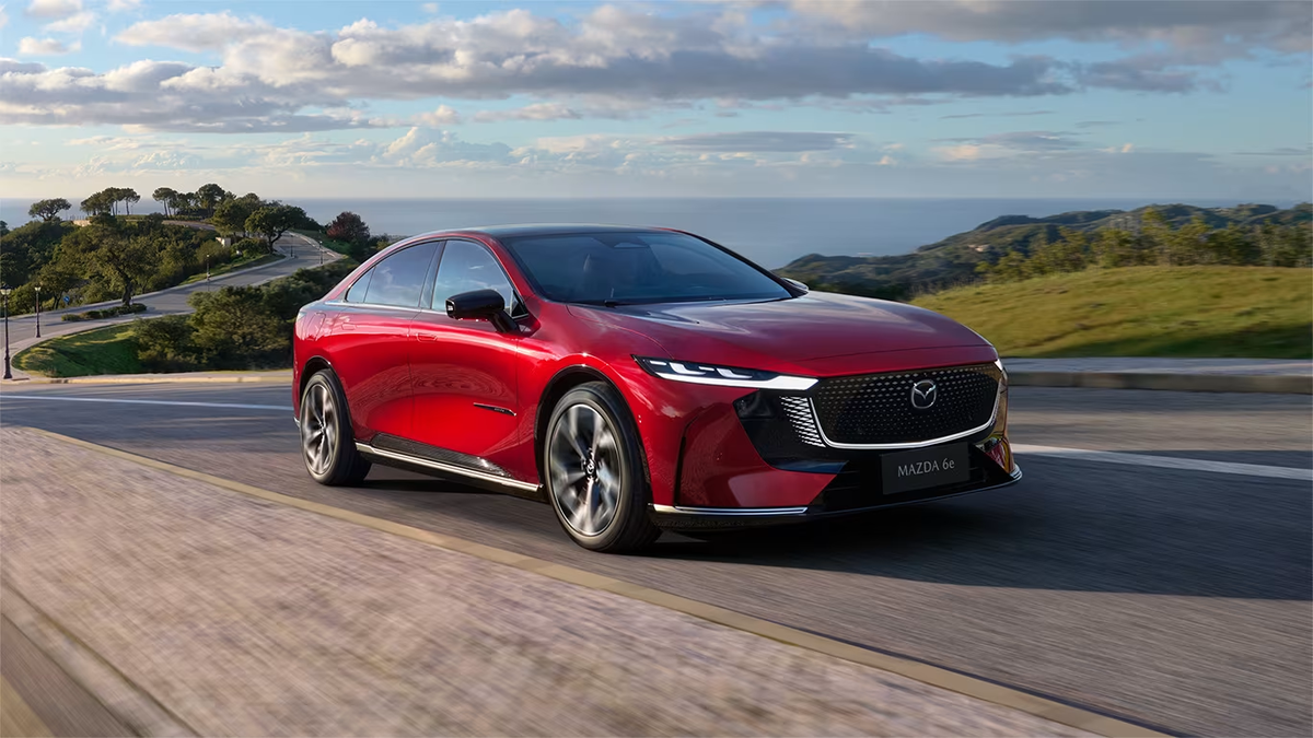 欧州マツダが「MAZDA6e」の車両本体価格やオプションのアルミホイール