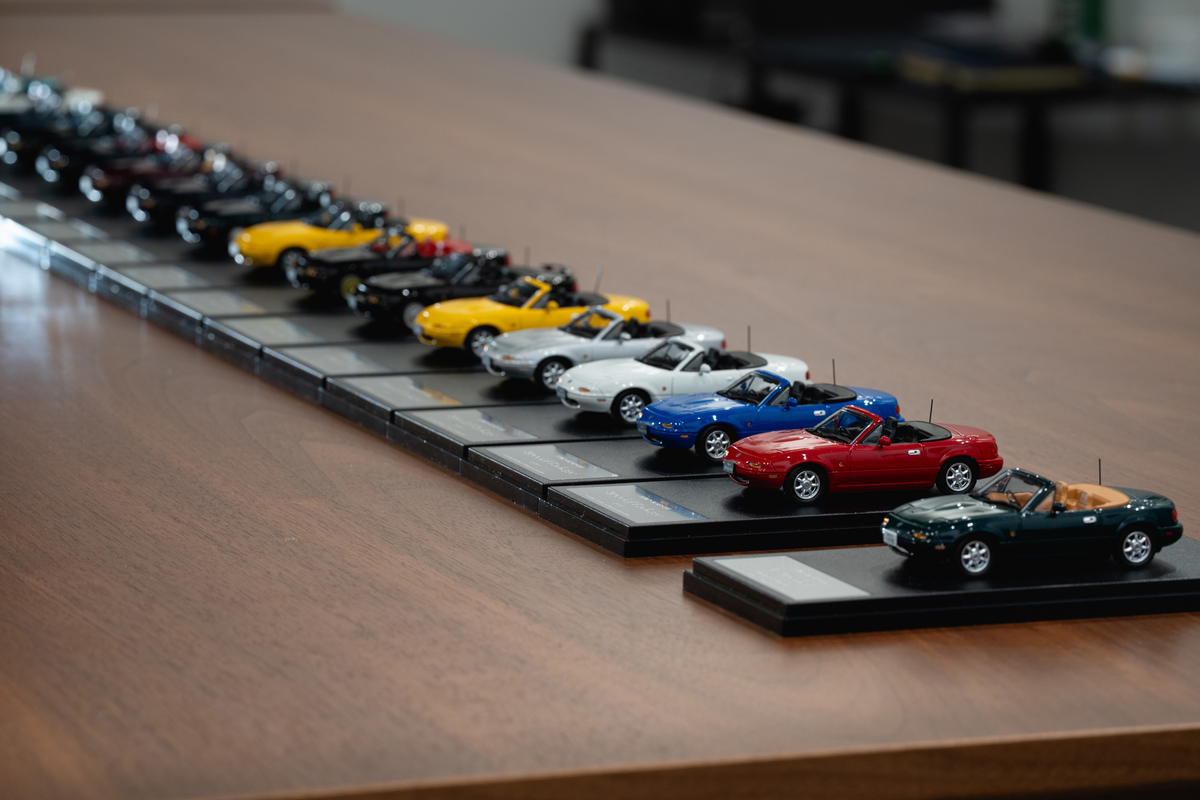 MAZDA COLLECTIONで「ユーノスロードスターモデルカーセット 1