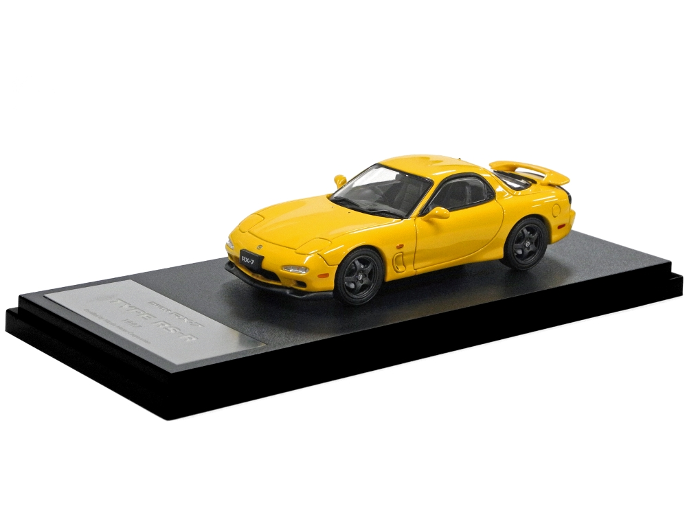 MAZDA COLLECTIONの新グッズ「FD RX-7の限定車2台」と「NAロードスター