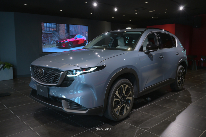 マツダブランドスペース大阪で「新型CX-5（Gグレード/ポリメタルグレー
