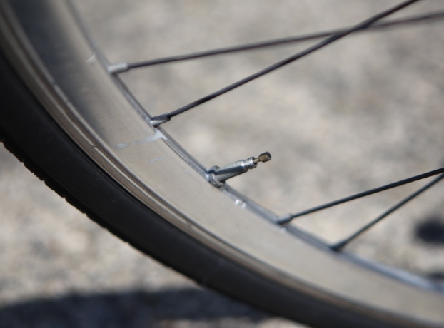 自転車 タイヤ 小さい しんどい