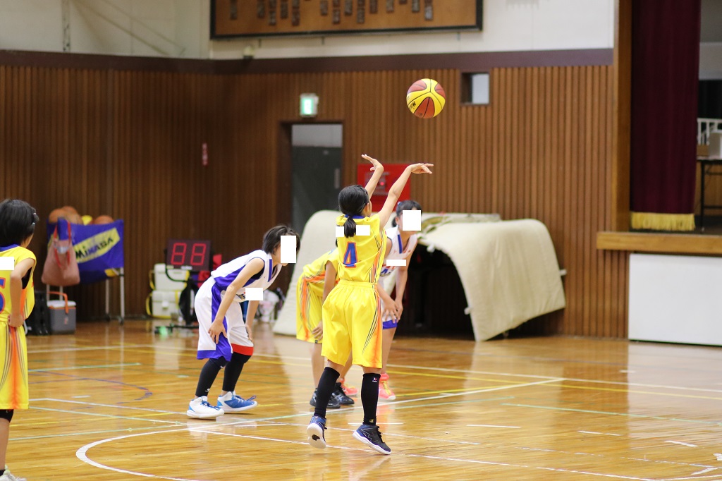 女子ミニバスケットボール写真フリースロー