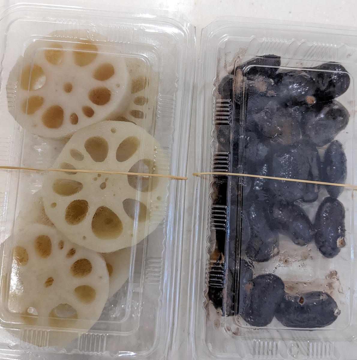 酢蓮と黒豆の煮物