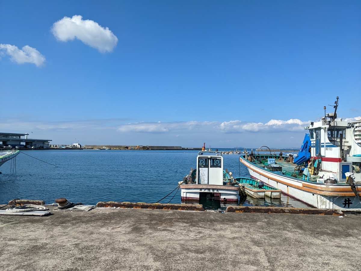 穏やかな長井港