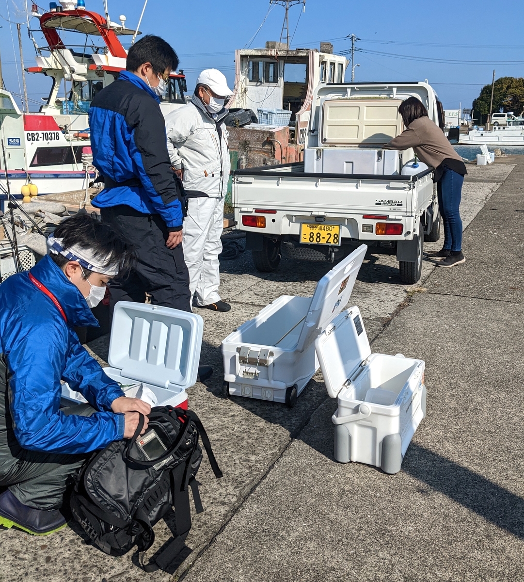 小原さん御一行釣り準備中