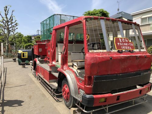 消防車とSL機関車
