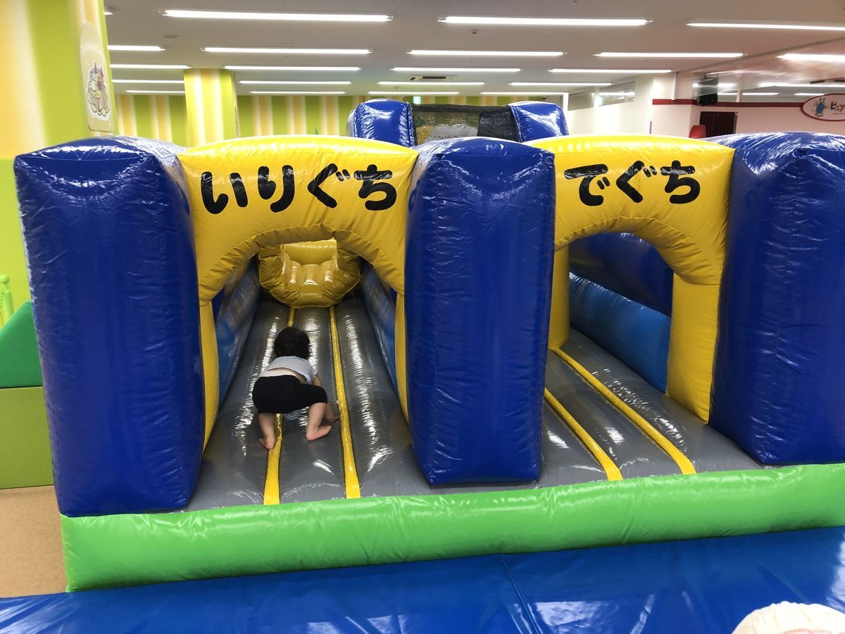 ふわふわ遊具の迷路