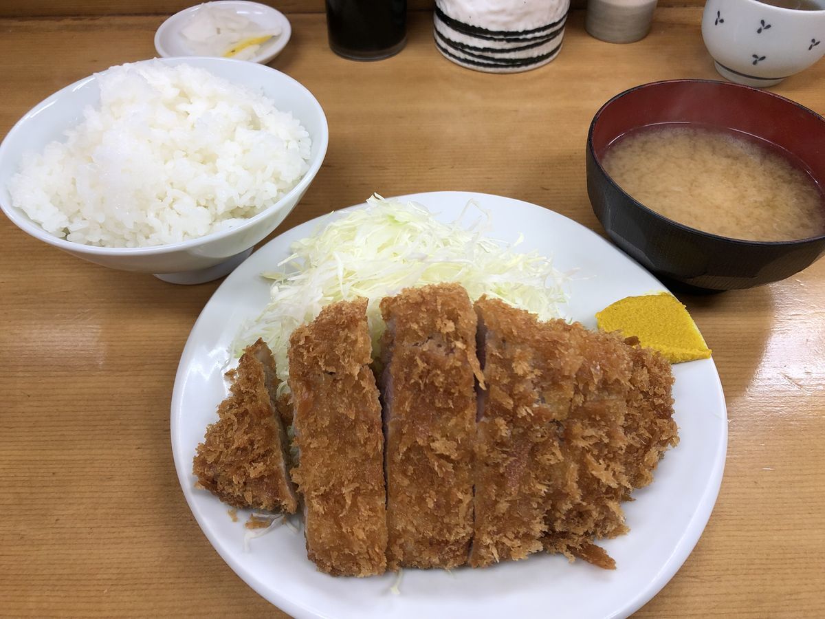 「とんかつ山家 御徒町店」コスパ良いとんかつランチ 東京ランチ食べ歩き 「とんかつ山家 御徒町店」コスパ良いとんかつランチ 東京ランチ食べ歩き