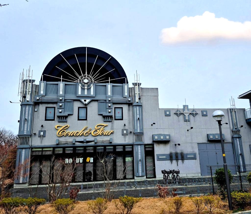 コーチャンフォー若葉台店外観