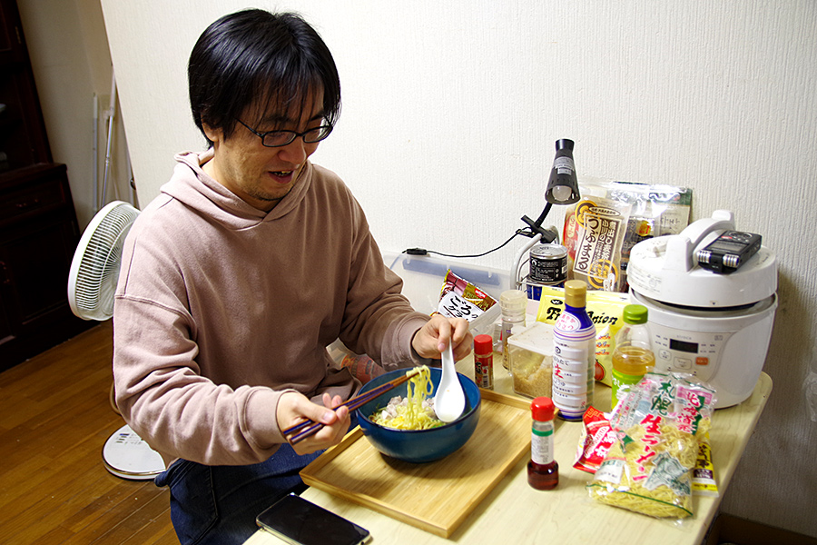 日本一有名なニートだったphaさんが シェアハウスという青春から卒業して一人暮らしを選んだ理由 いろんな街で捕まえて食べる Suumoタウン