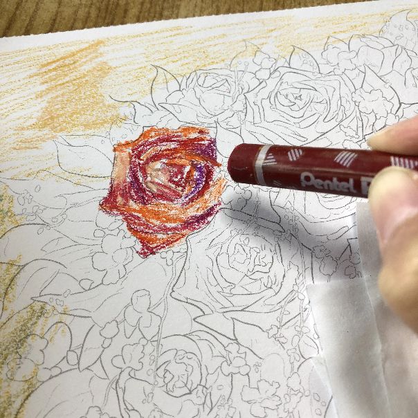 クレヨンで【大人の塗り絵 光のなかの花たち編】バラを塗るpart1