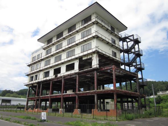 震災遺構・避難所・垣谷美雨