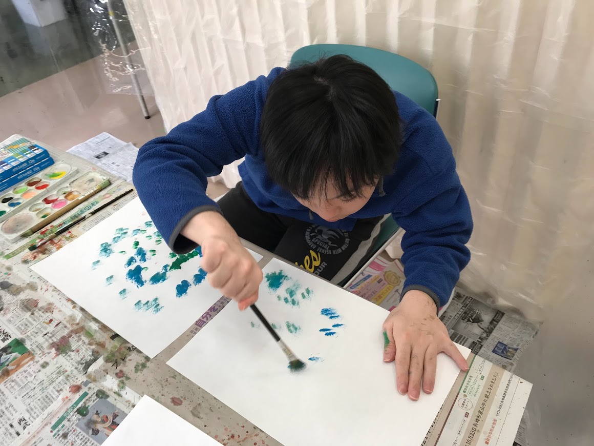 障がい者向け絵画教室　ダウン症