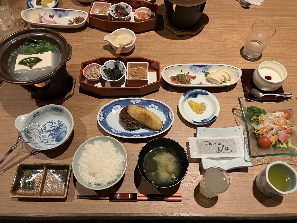 朝食