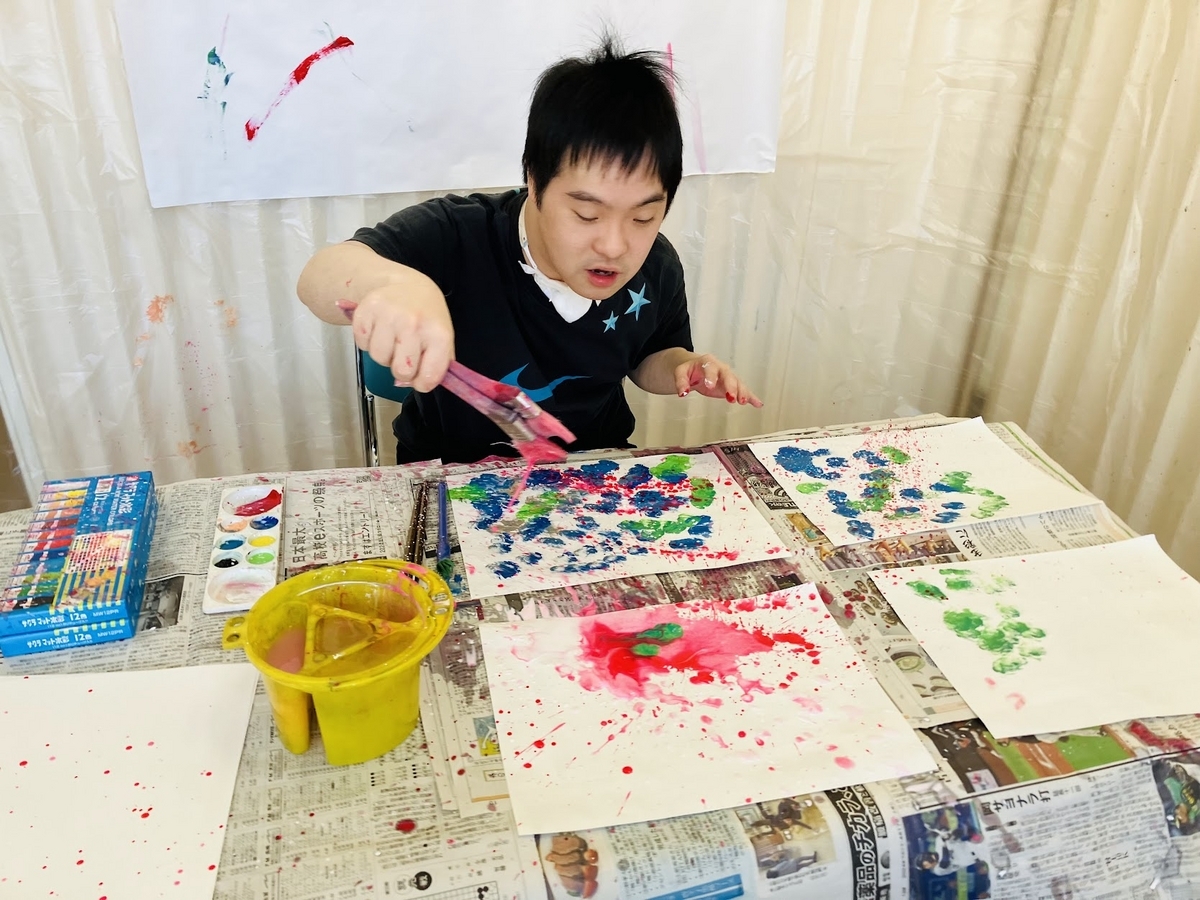 障がい者向け絵画教室　ダウン症　ブログ