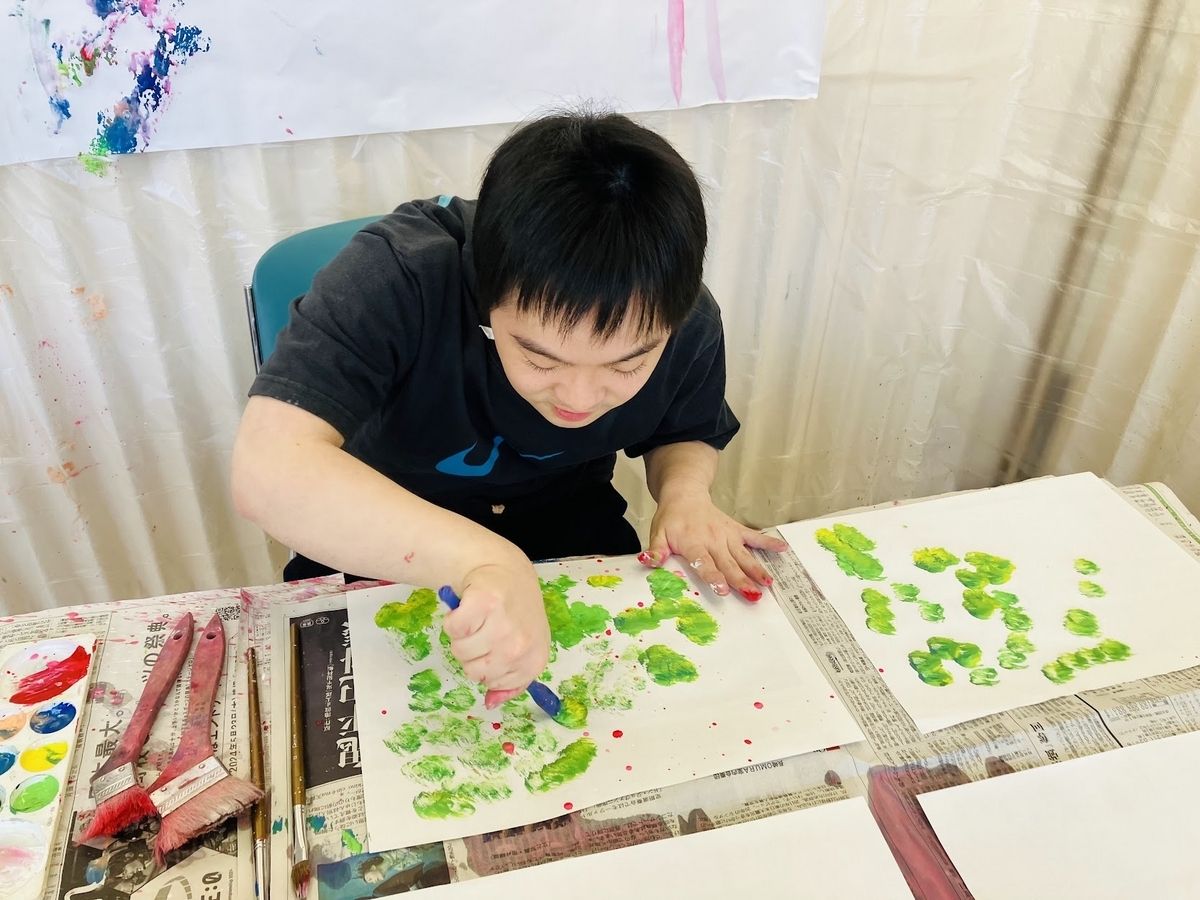 障がい者向け絵画教室　ダウン症　ブログ