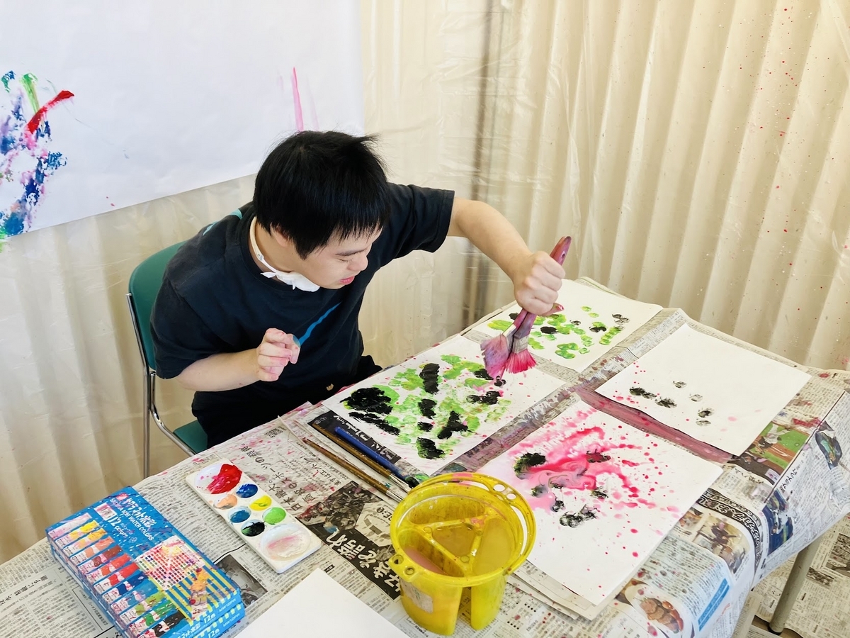 障がい者向け絵画教室　ダウン症　ブログ