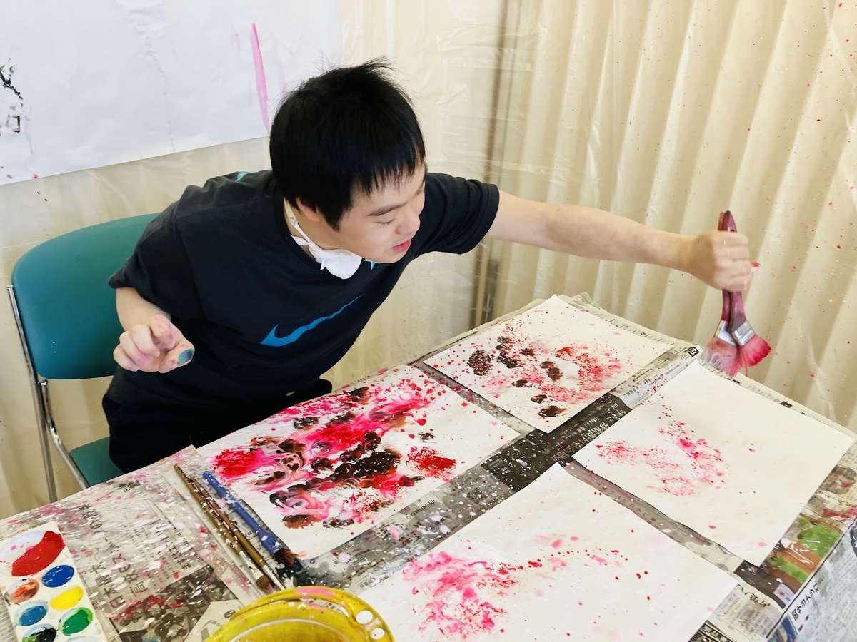 障がい者向け絵画教室　ダウン症　ブログ