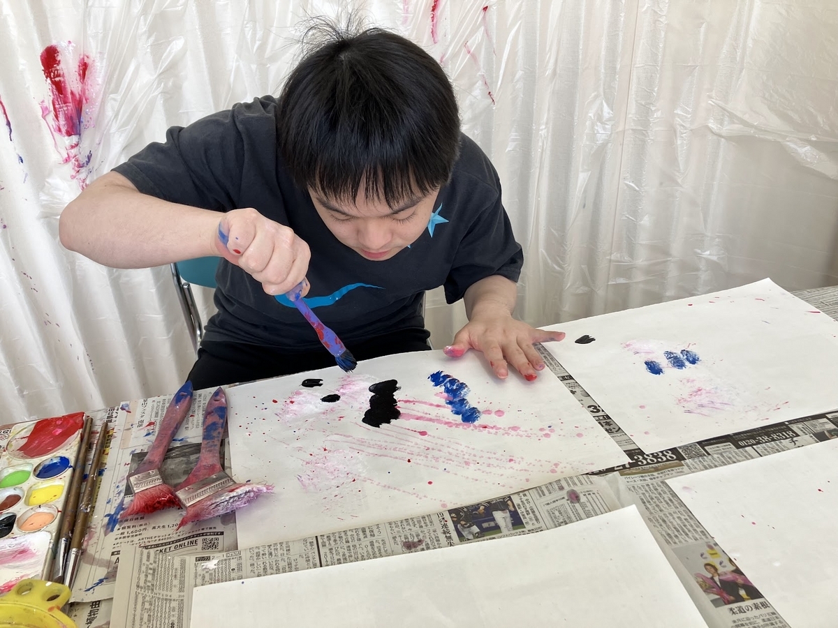 障がい者向け絵画教室　ダウン症　ブログ