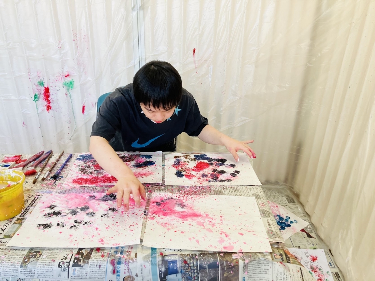 障がい者向け絵画教室　ダウン症　ブログ