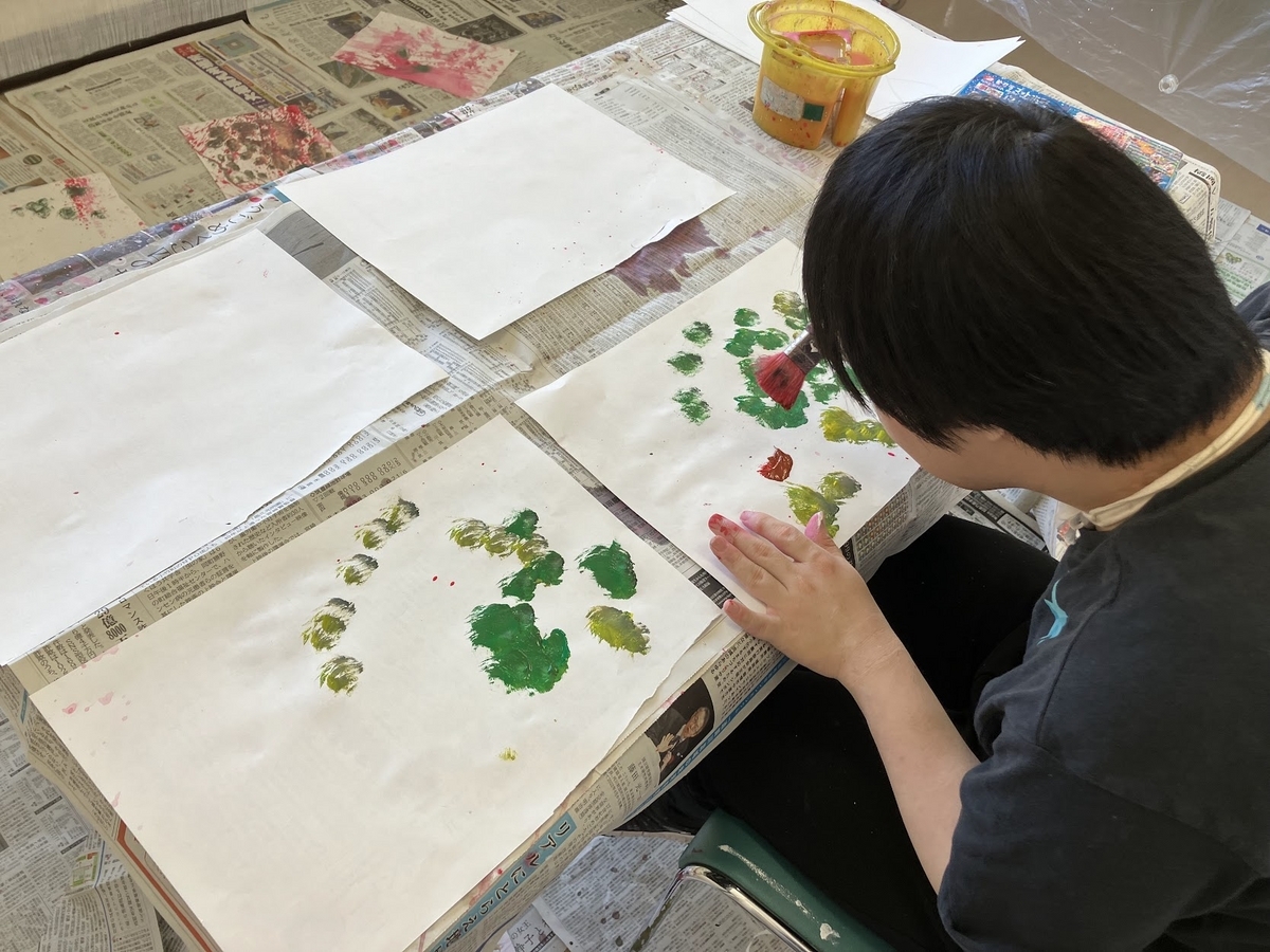 障がい者向け絵画教室　ダウン症　ブログ