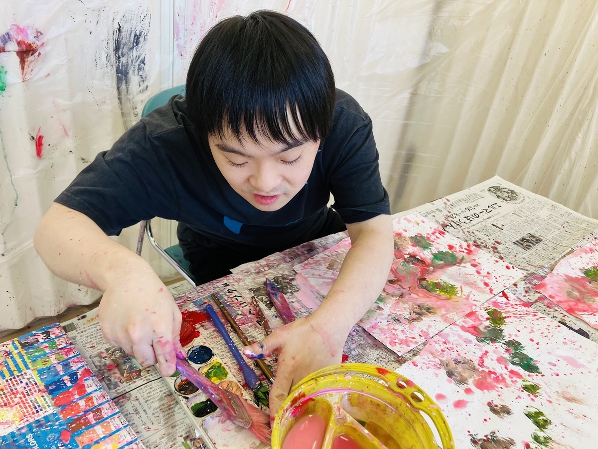 障がい者向け絵画教室　ダウン症　ブログ