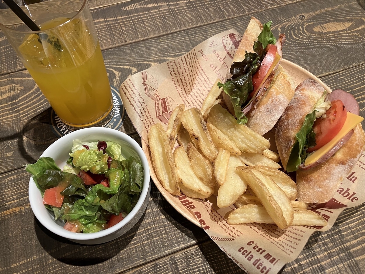 ランチ　バーガー
