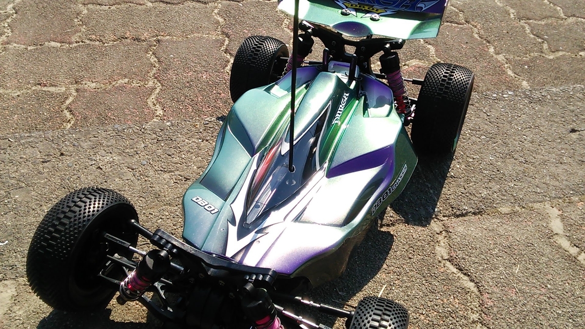 ボディに手を入れてみた - 基本的にラジコンで theバギー