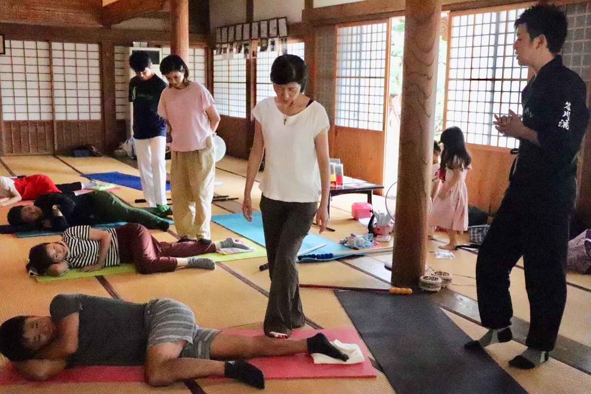 ソクササイズ、足圧スクール、足圧、谷川流足圧、足で踏む