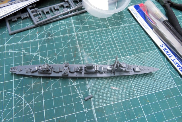 響(ひびき) タミヤ1/700 #2 基本塗装 - はじめの戦車模型づくり