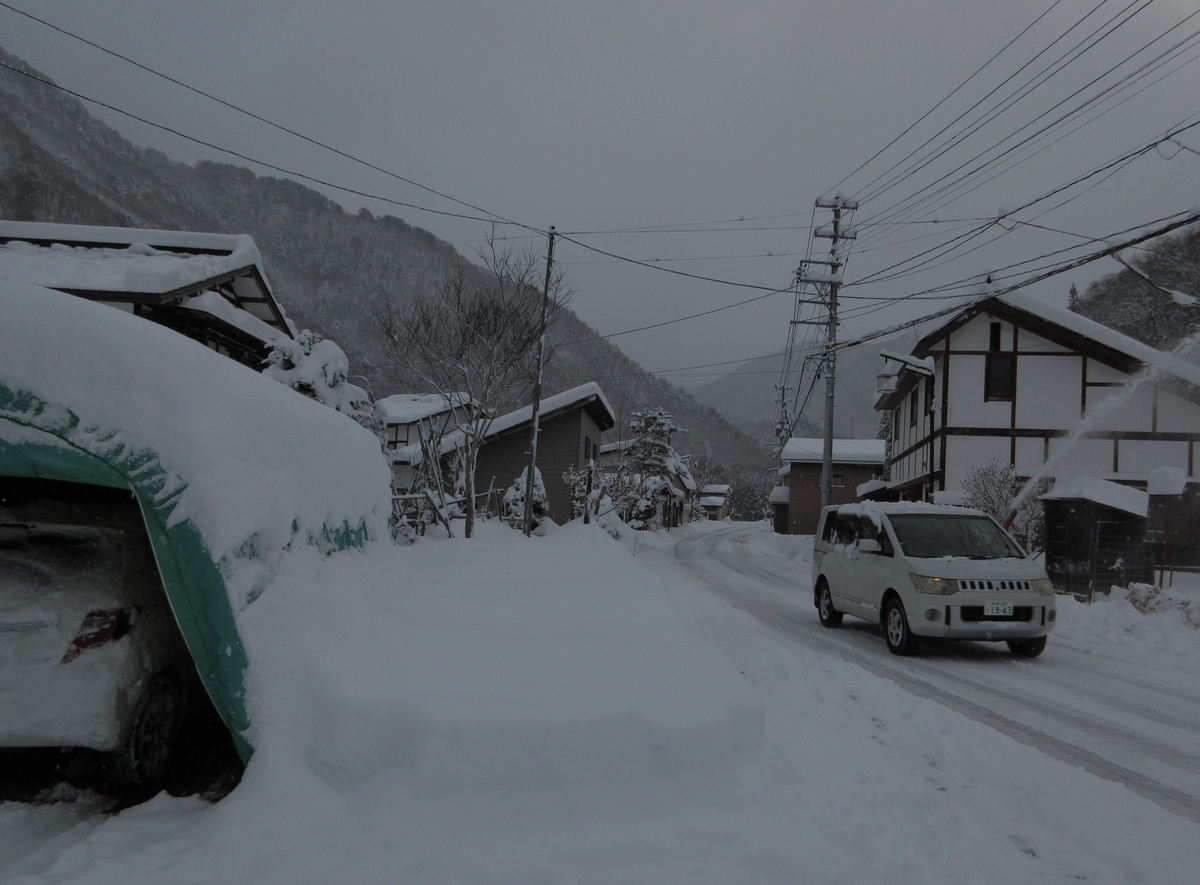 一晩でどっさり・・・50㎝の雪 - 南会津町たのせ集落