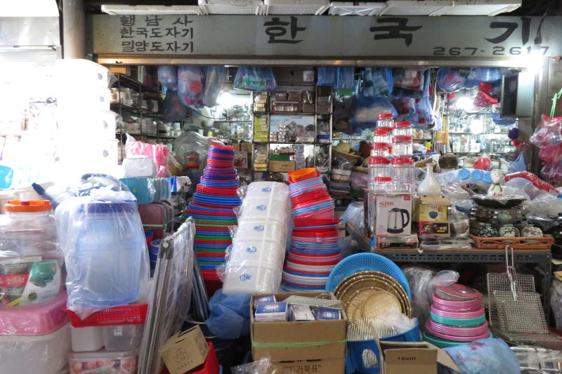 広蔵市場の金物店