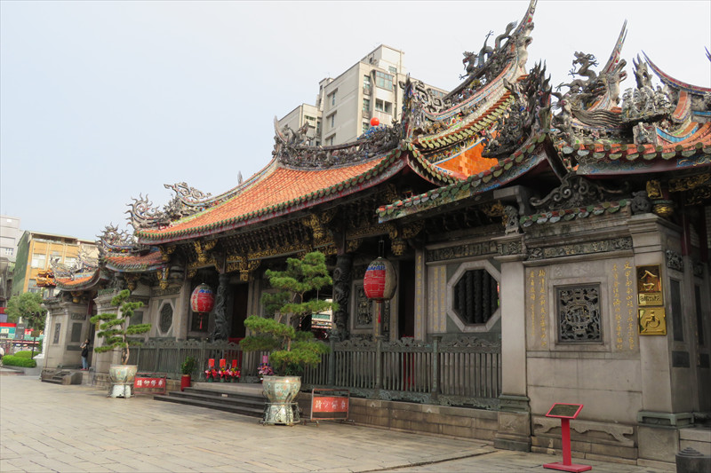 朝の龍山寺