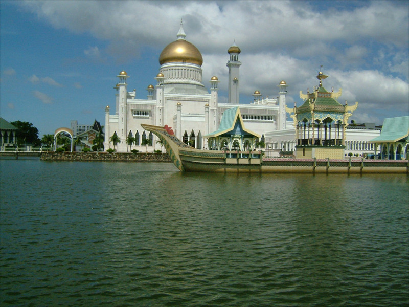 Masjid Sultan Omar Ali Saifuddien