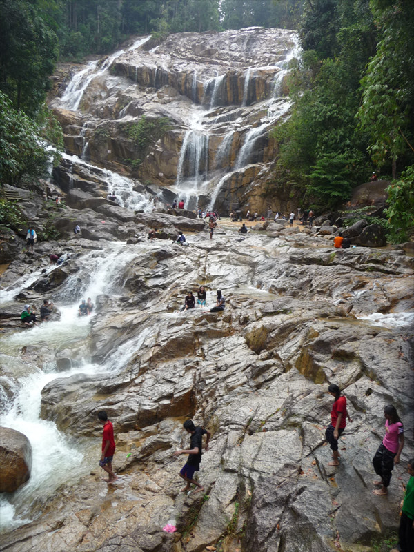 パンダン滝(Sungai Pandan Waterfall)