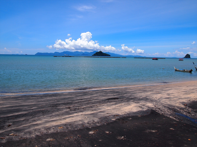 ブラックサンドビーチPantai Pasir Hitam