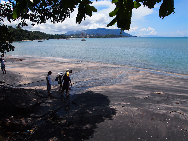 ブラックサンドビーチPantai Pasir Hitam