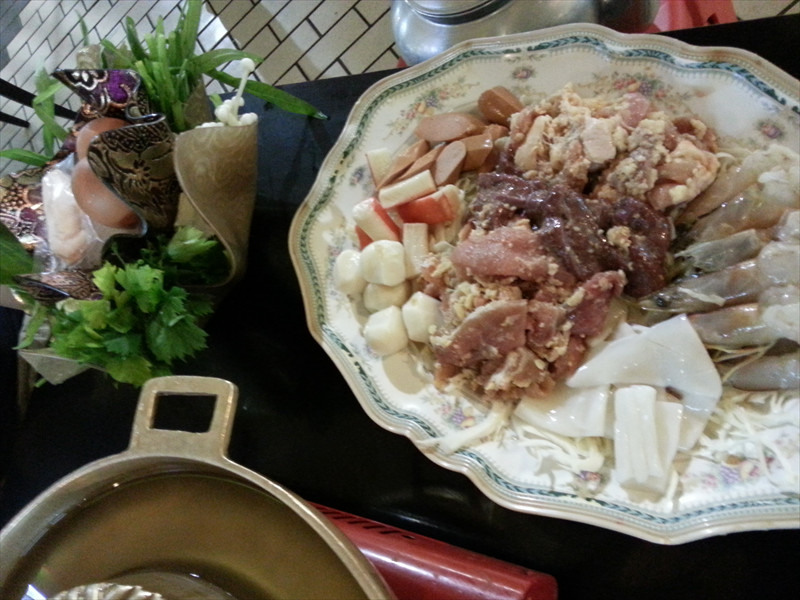 ゴールデンマイルで食べるタイスキ