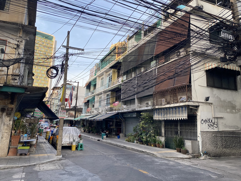 Charat Wiang Rd
