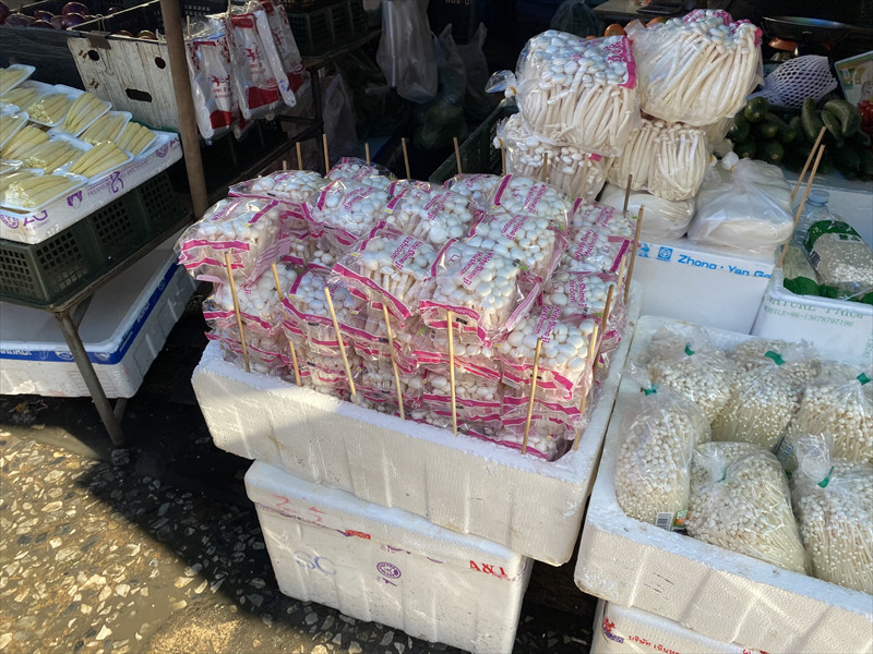 クロントゥーイ市場