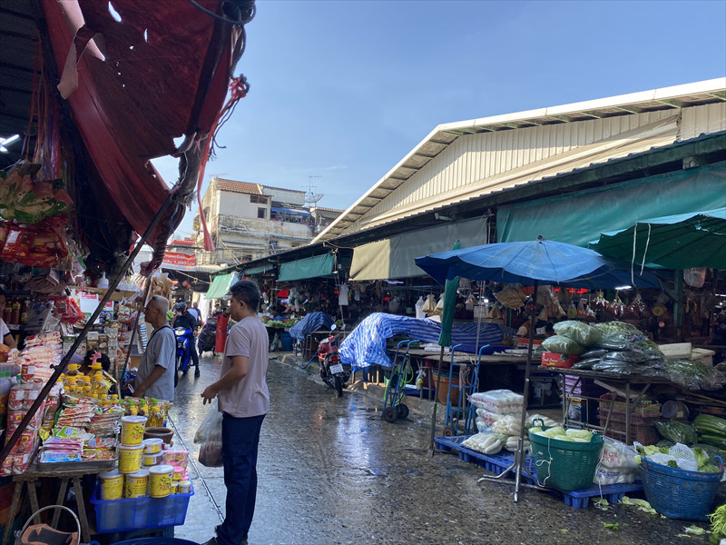 クロントゥーイ市場
