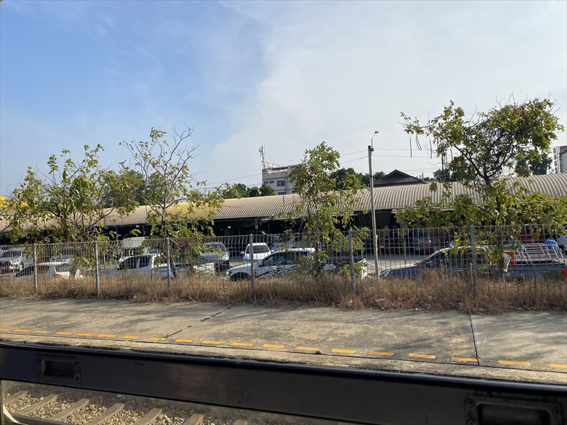 サラヤー駅