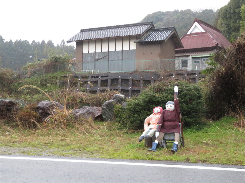 いなべ市藤原町鼎 案山子 かかし