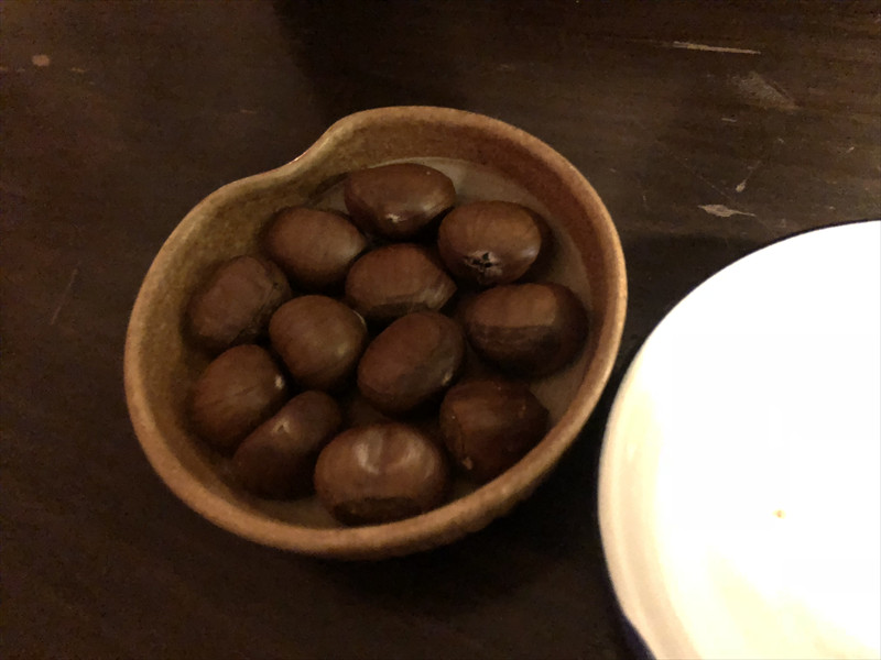 TOTのお通しは甘栗だった