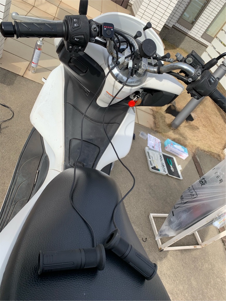 Pcxにグリップヒーターを付けた たんたぬたっきーの日常