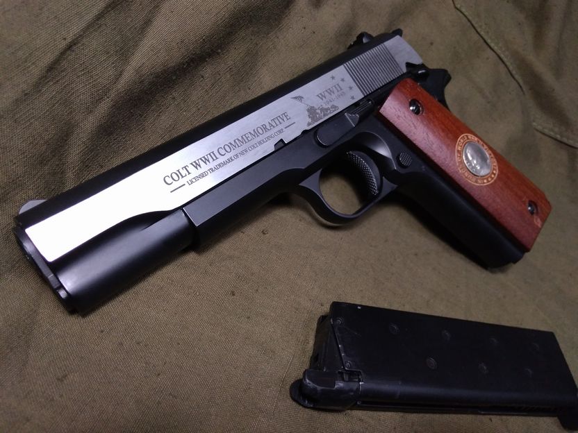 マルシン M1911ベース 第二次世界大戦記念モデル 2丁 マルシン M1911ベース 第二次世界大戦記念モデル 2丁