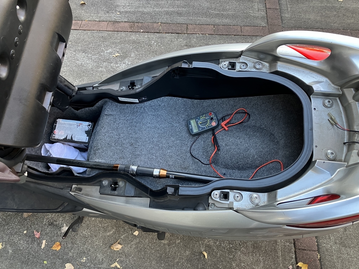 バイク丸洗いとバッテリー電圧測定🏍³₃（竿休め20231210） - ふれーゆ