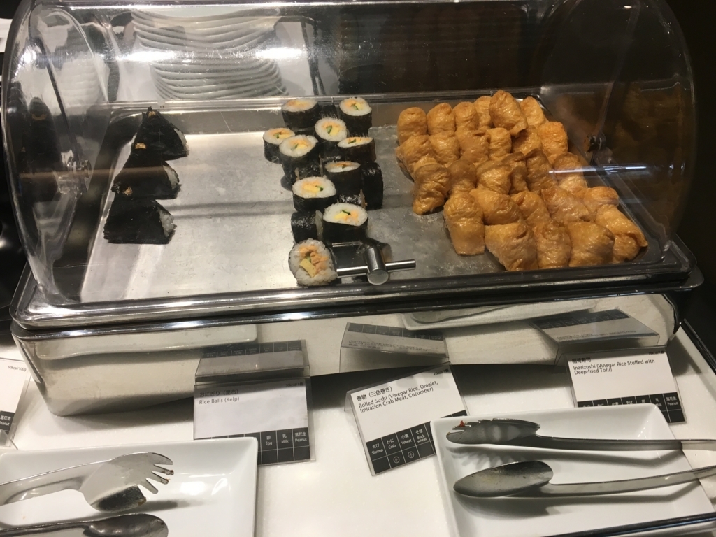 ANAビジネスクラスラウンジ　軽食の種類は豊富