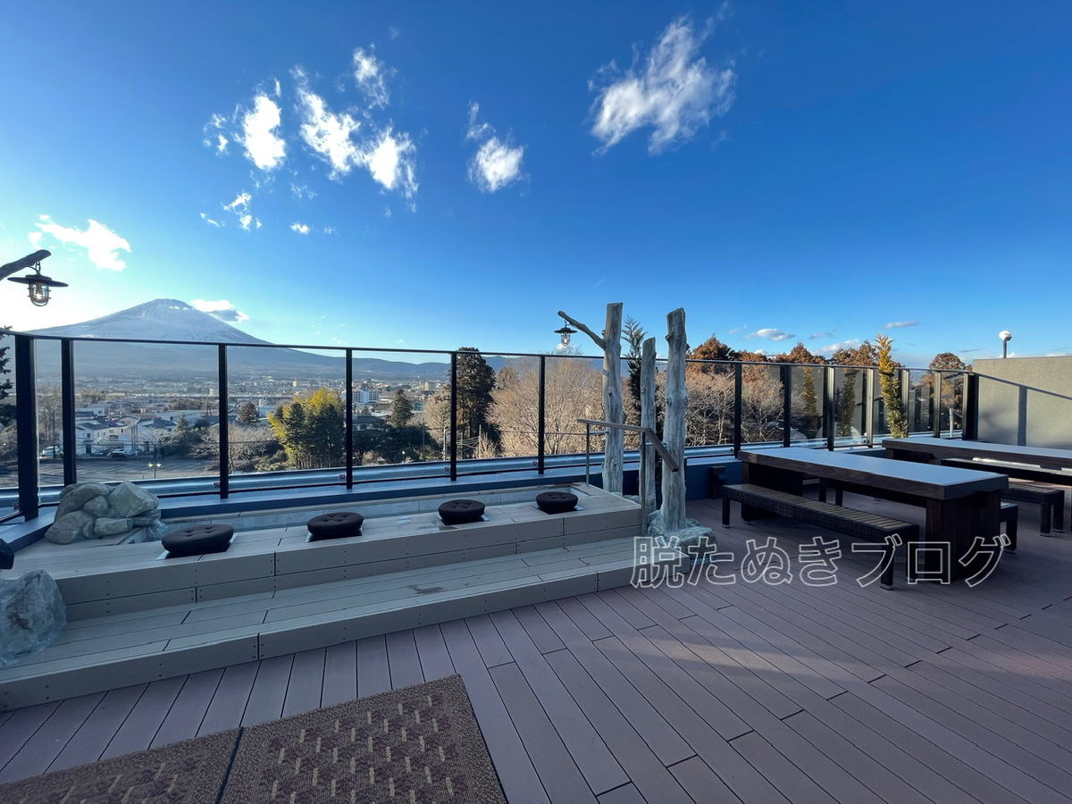 天然温泉富士桜の湯 ドーミーインEXPRESS富士山御殿場の屋上にある足湯から富士山が見える