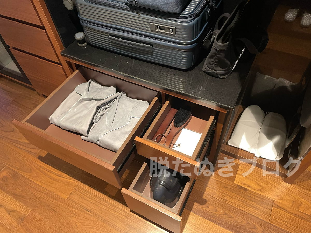 クローゼットや引き出し内の客室備品